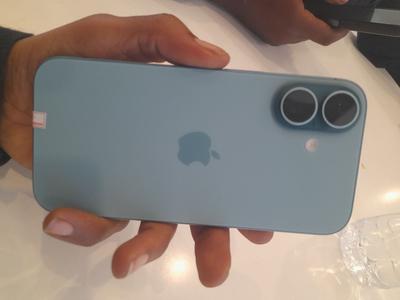 Apple iPhone 16