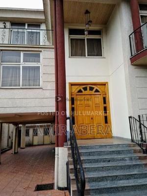 9-bedroom House for rent in Bole