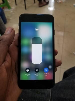 Apple iPhone SE 64 GB