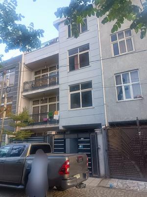 6-bedroom House for sale in Akaky Kaliti
