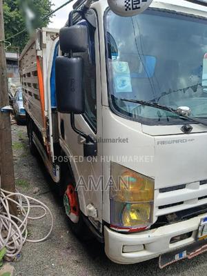 Isuzu NPR 2021