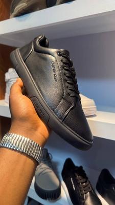 📌 CALVIN KLEIN