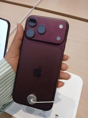**Brand**: Apple