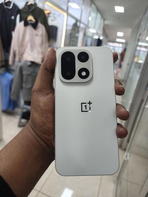 **OnePlus 15** 5G