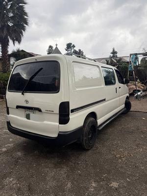 Toyota Hiace 2010 Manual