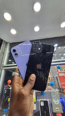 Apple iPhone 12