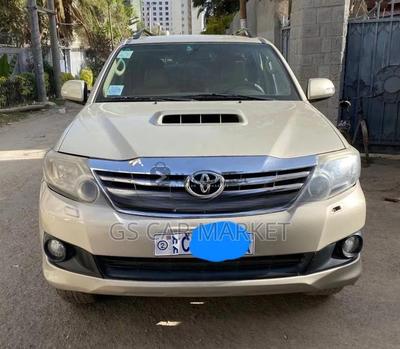 Toyota Fortuner 2012 Manual