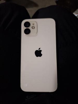 Apple iPhone 12