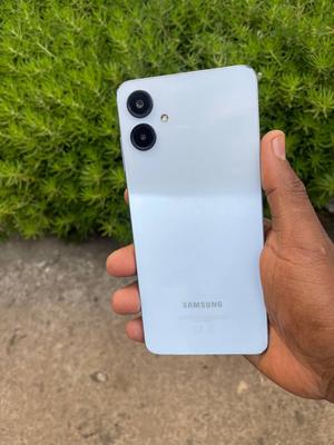 Samsung Galaxy A06 128 GB