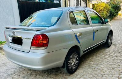 Toyota Platz 2005