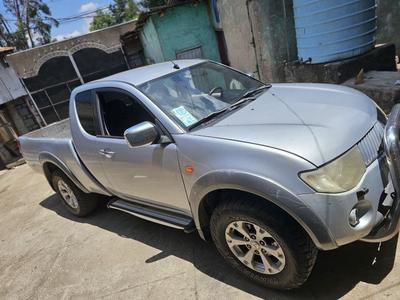 Mitsubishi L200 2009 Manual