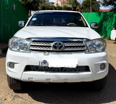 Toyota Fortuner 2012 Manual