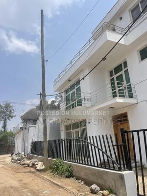 **4bdrm House in Bole for rent**