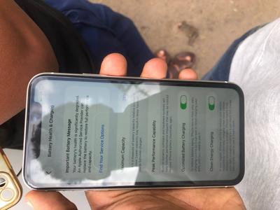 Apple iPhone 11 64 GB