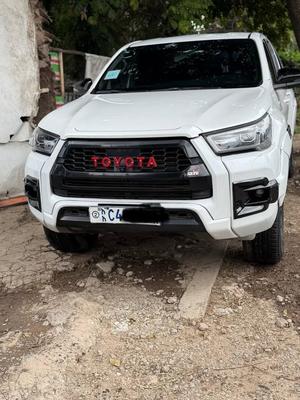 Toyota Hilux 2023 Automatic