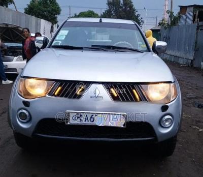 Mitsubishi L200 2007 Manual