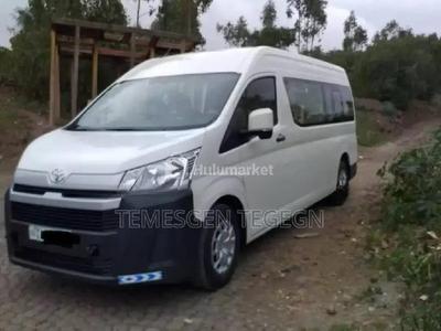 Toyota Hiace 2022 Automatic