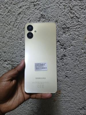 Samsung Galaxy A06 128 GB