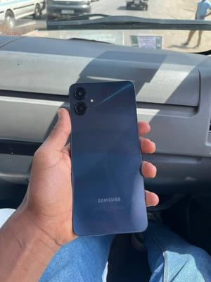 Samsung Galaxy A06 128 GB