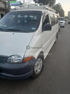Toyota Hiace 2005