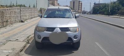 Mitsubishi L200 2012