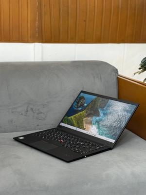 💼Lenovo ThinkPad X1 Carbon