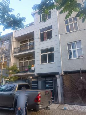6-bedroom House for sale in Akaky Kaliti