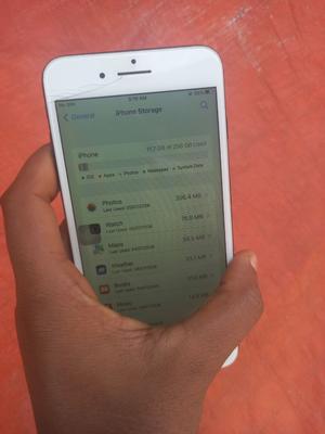 Apple iPhone 7