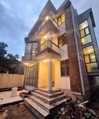 7-bedroom House for rent