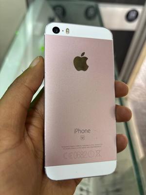 Apple iPhone SE